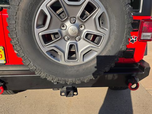 Used 2015 Jeep Wrangler Rubicon w/ Power Convenience Group image 10