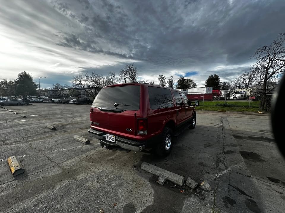 Used 2001 Ford Excursion XLT AWD/4WD image 5