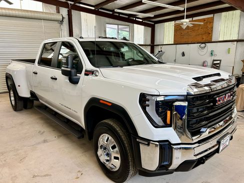 Used 2025 GMC Sierra 3500 Pro w/ 1SA Pro Safety Plus Package AWD/4WD image 1