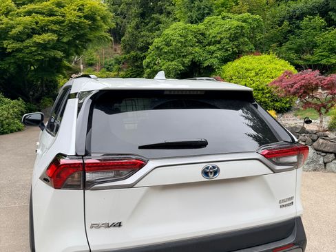 Used 2023 Toyota RAV4 Limited w/ Limited Grade Weather Package AWD/4WD image 5