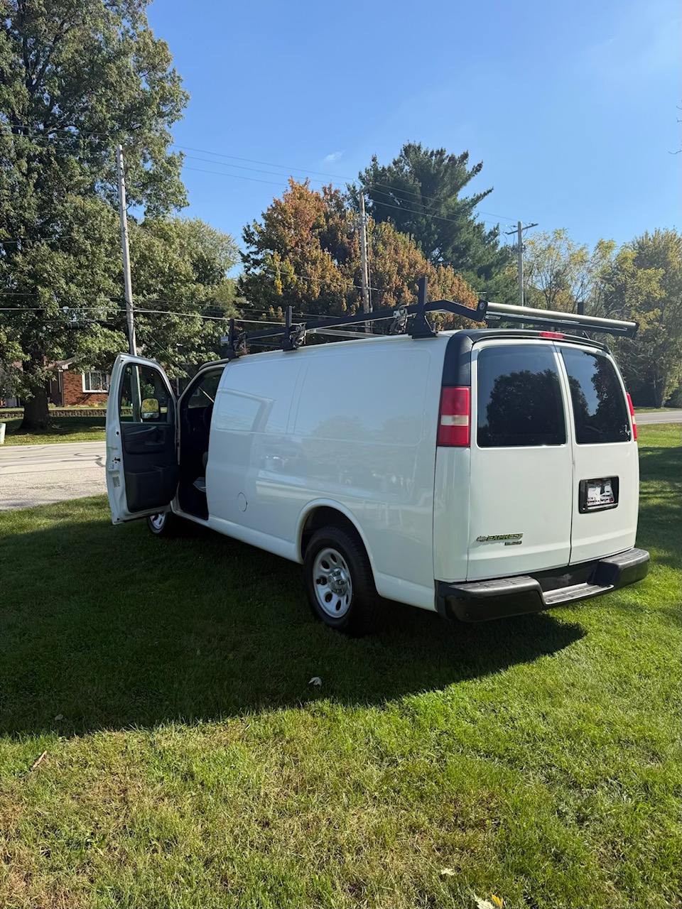 Used 2014 Chevrolet Express 1500 RWD image 4