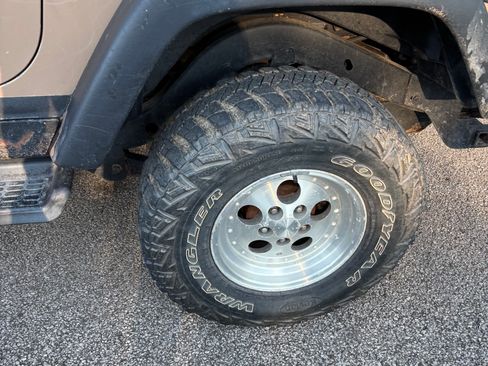 Used 1999 Jeep Wrangler Sahara AWD/4WD image 15