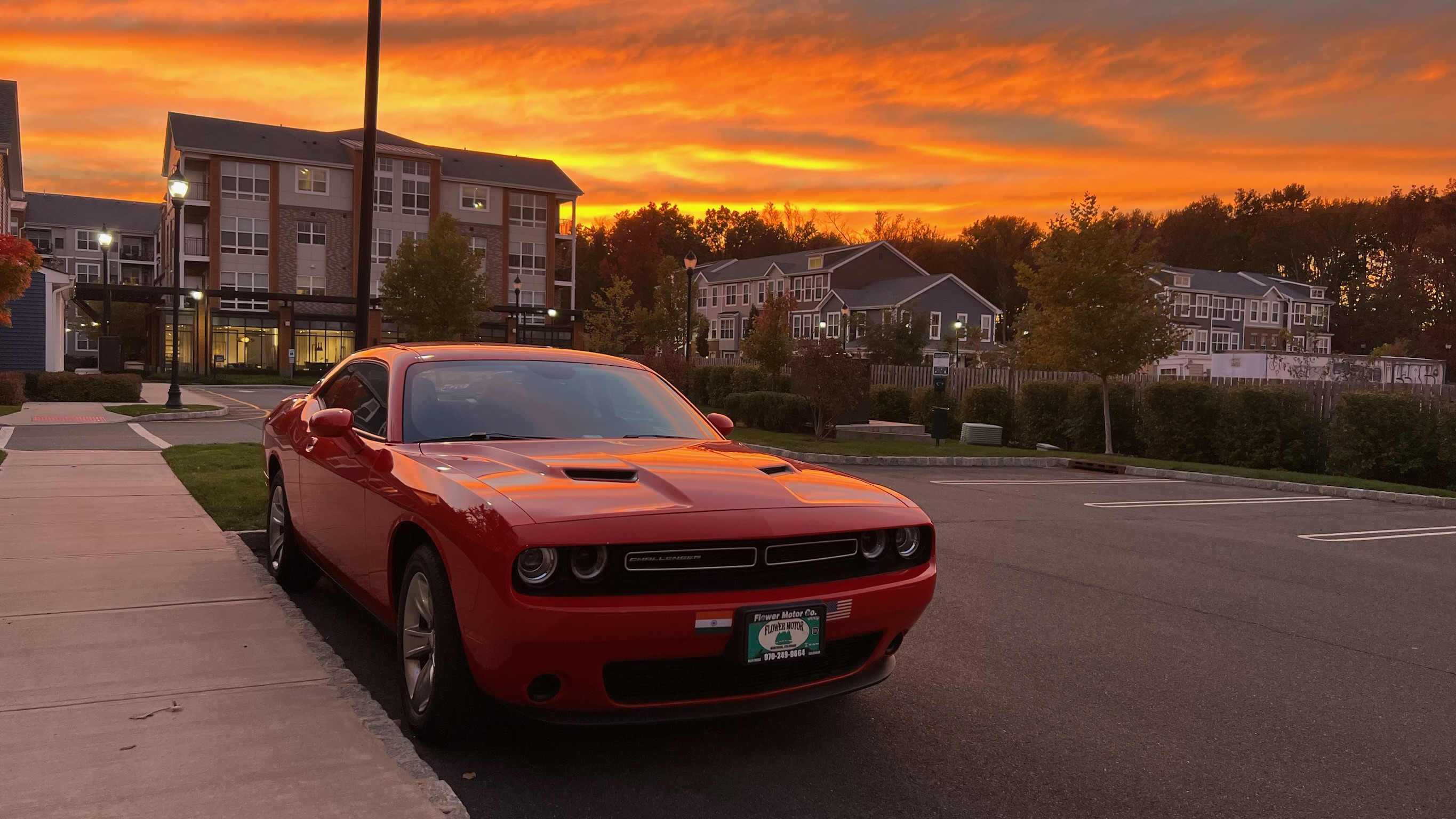 Used 2022 Dodge Challenger SXT RWD image 8