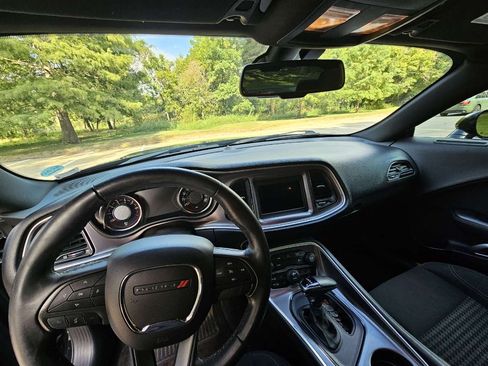 Used 2019 Dodge Challenger SXT RWD image 13