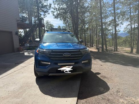 Used 2020 Ford Explorer XLT w/ Equipment Group 202A image 2