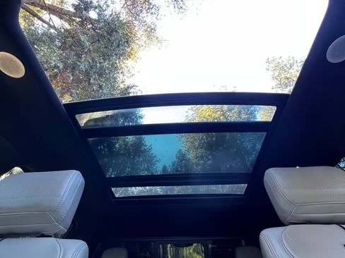 Used 2023 Ford F150 Lightning Platinum image 26