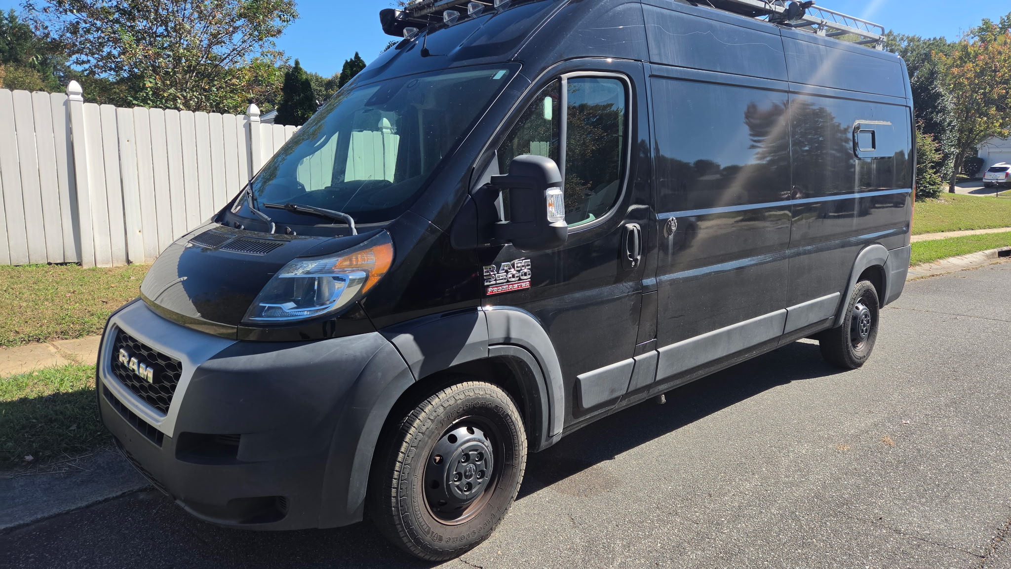 Used 2021 RAM ProMaster 2500 FWD image 1