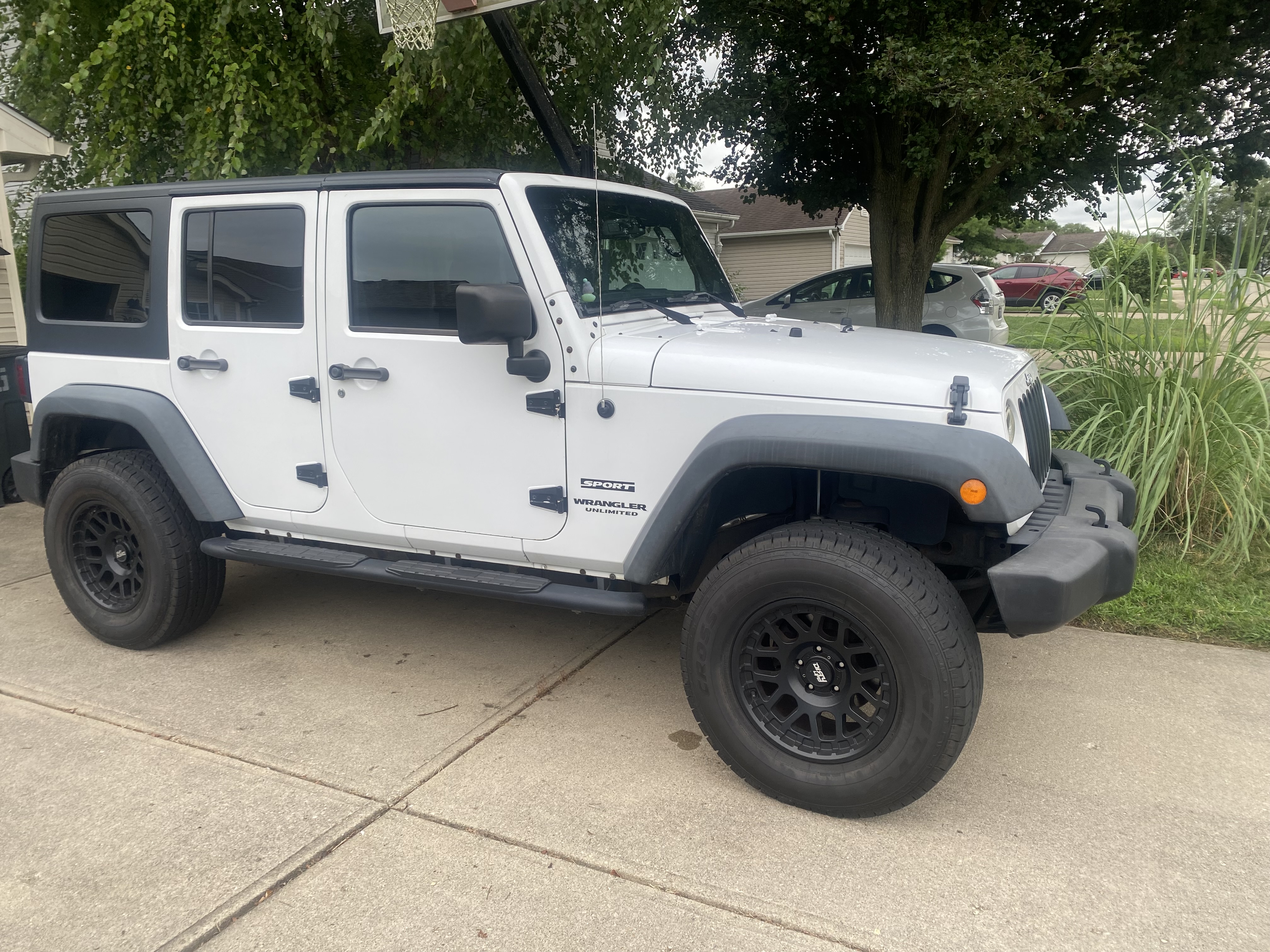 Used 2014 Jeep Wrangler Unlimited Sport w/ Quick Order Package 24S AWD/4WD image 2