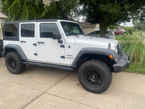 Used 2014 Jeep Wrangler Unlimited Sport w/ Quick Order Package 24S image 2