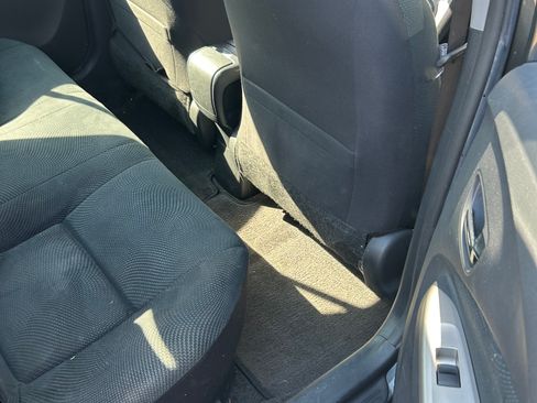 Used 2010 Toyota Yaris Sedan image 8