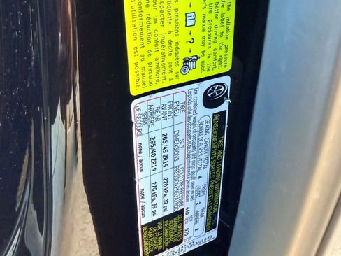 Used 2017 Porsche Panamera 4 image 25