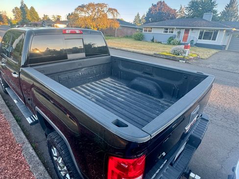 Used 2017 GMC Sierra 2500 Denali w/ Duramax Plus Package AWD/4WD image 12