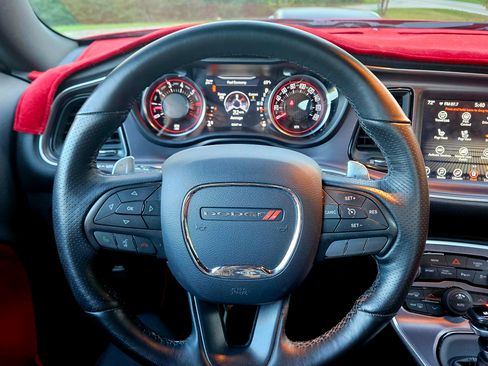 Used 2017 Dodge Challenger R/T Scat Pack image 8