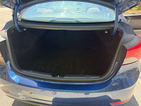 Used 2016 Hyundai Elantra SE image 16