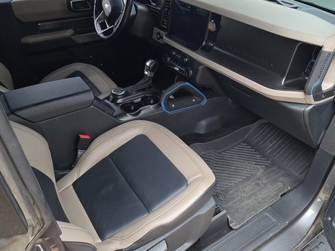 Used 2022 Ford Bronco Wildtrak image 9