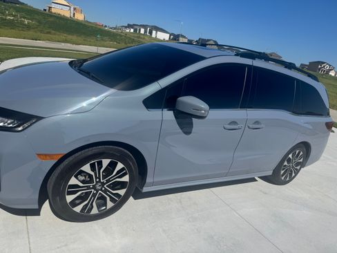 Used 2026 Honda Odyssey Elite image 2