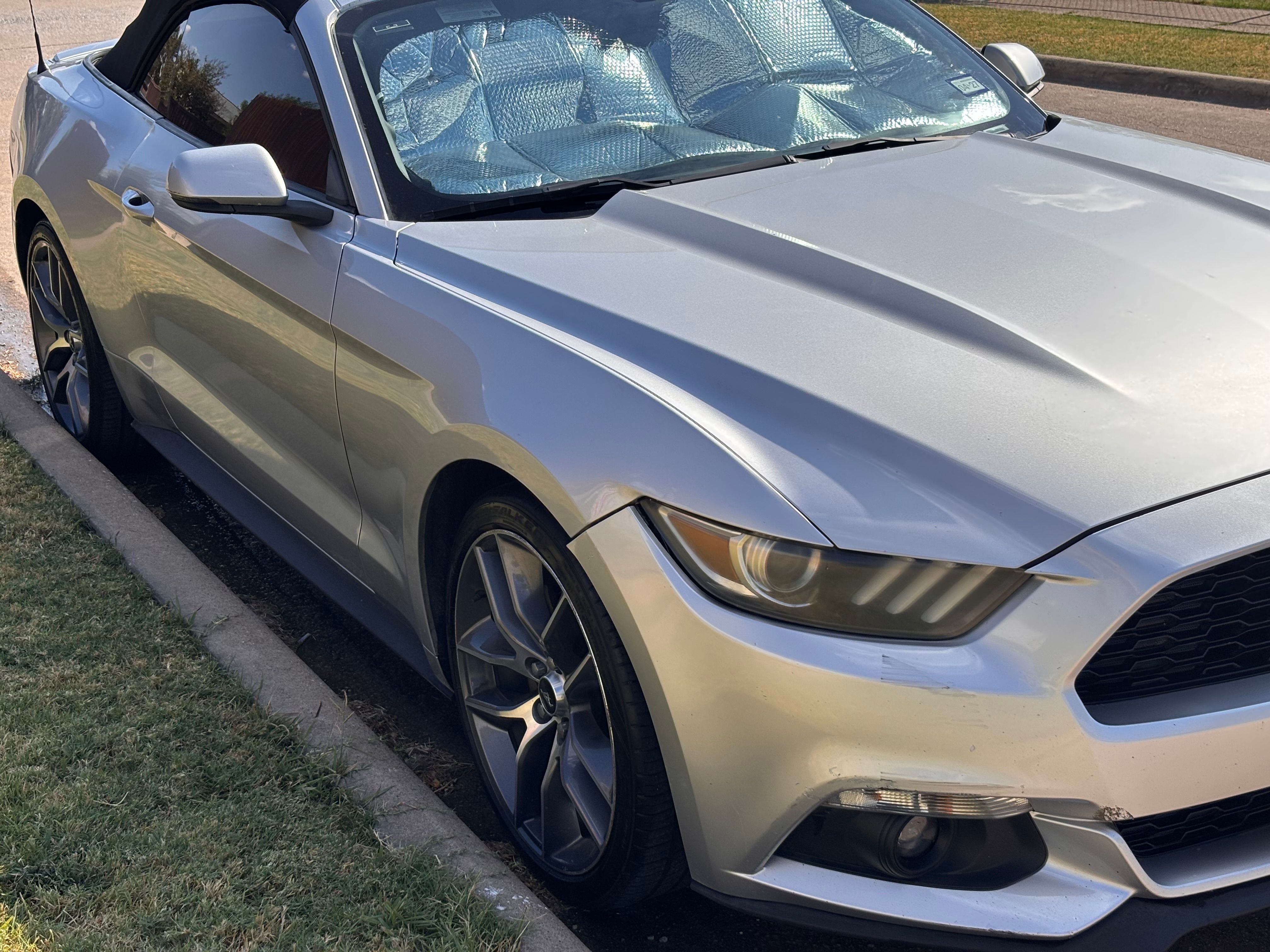 Used 2016 Ford Mustang Premium RWD image 4
