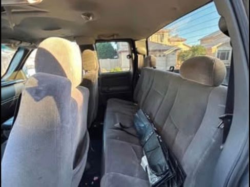 Used 2005 Chevrolet Silverado 2500 LS AWD/4WD image 14