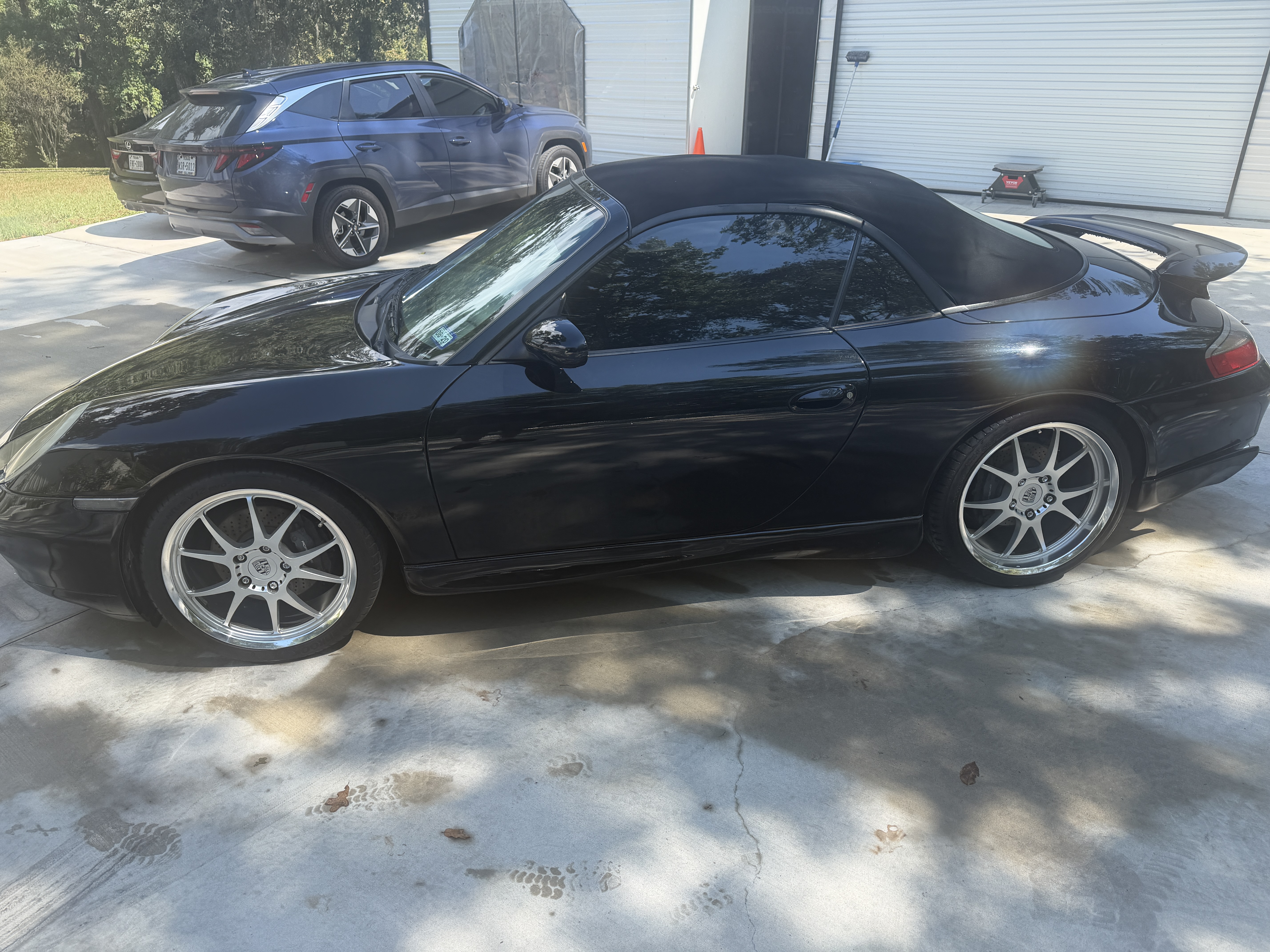 Used 2001 Porsche 911 Cabriolet image 2