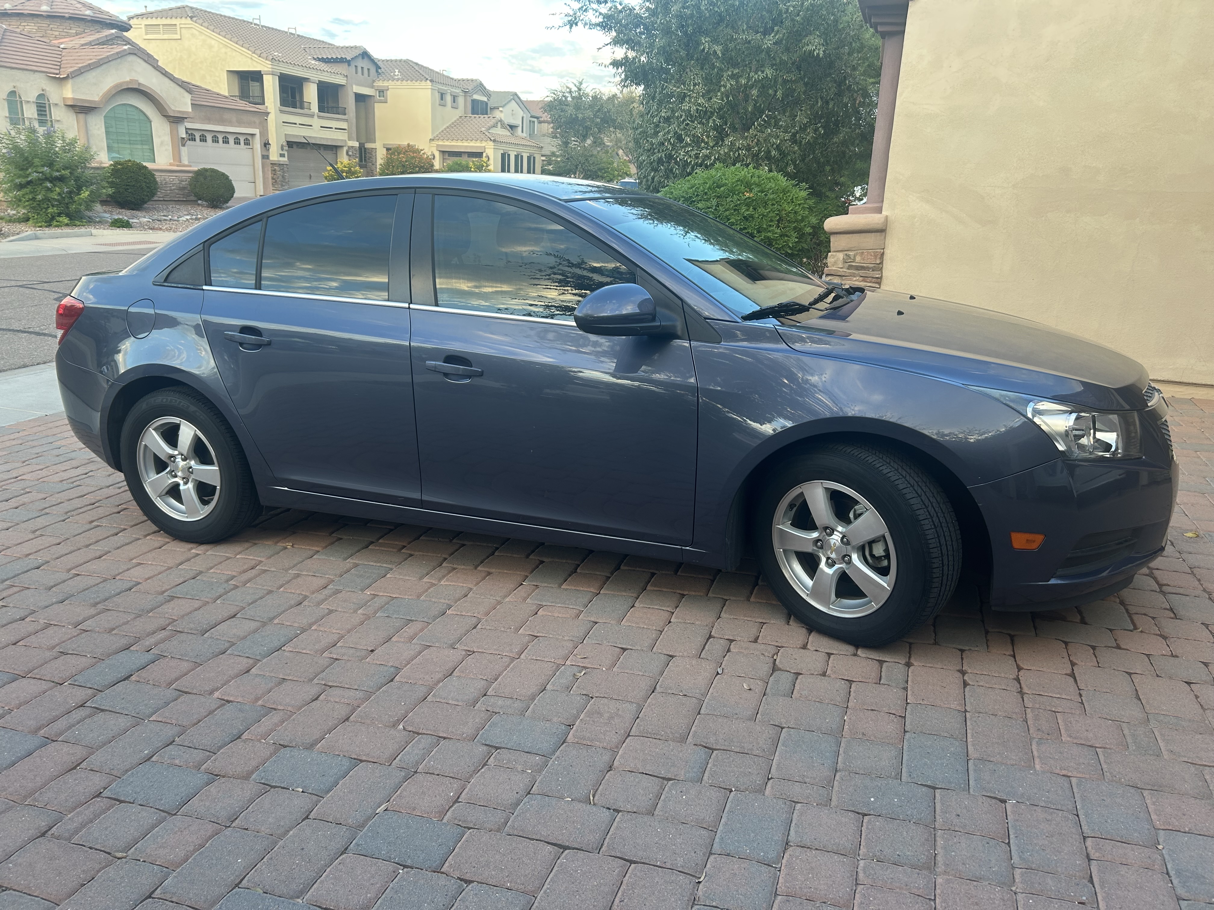 Used 2014 Chevrolet Cruze LT FWD image 1