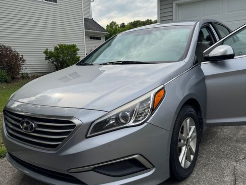 Used 2017 Hyundai Sonata SE FWD image 5