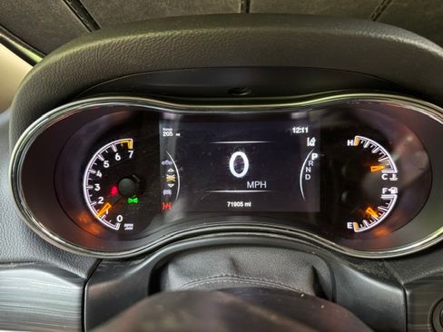 Used 2019 Jeep Grand Cherokee Limited w/ Luxury Group II AWD/4WD image 24