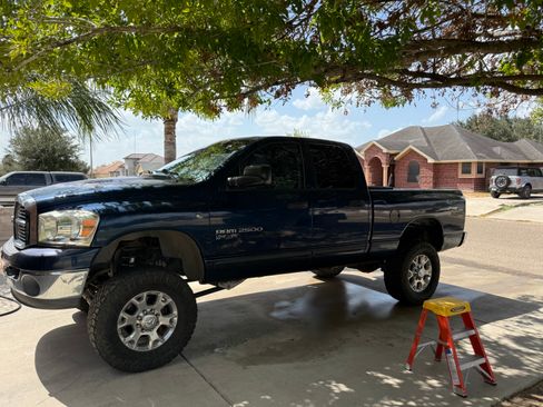 Used 2006 Dodge Ram 2500 Truck SLT AWD/4WD image 1