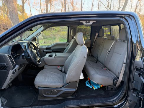 Used 2018 Ford F150 XLT w/ Equipment Group 302A Luxury image 8