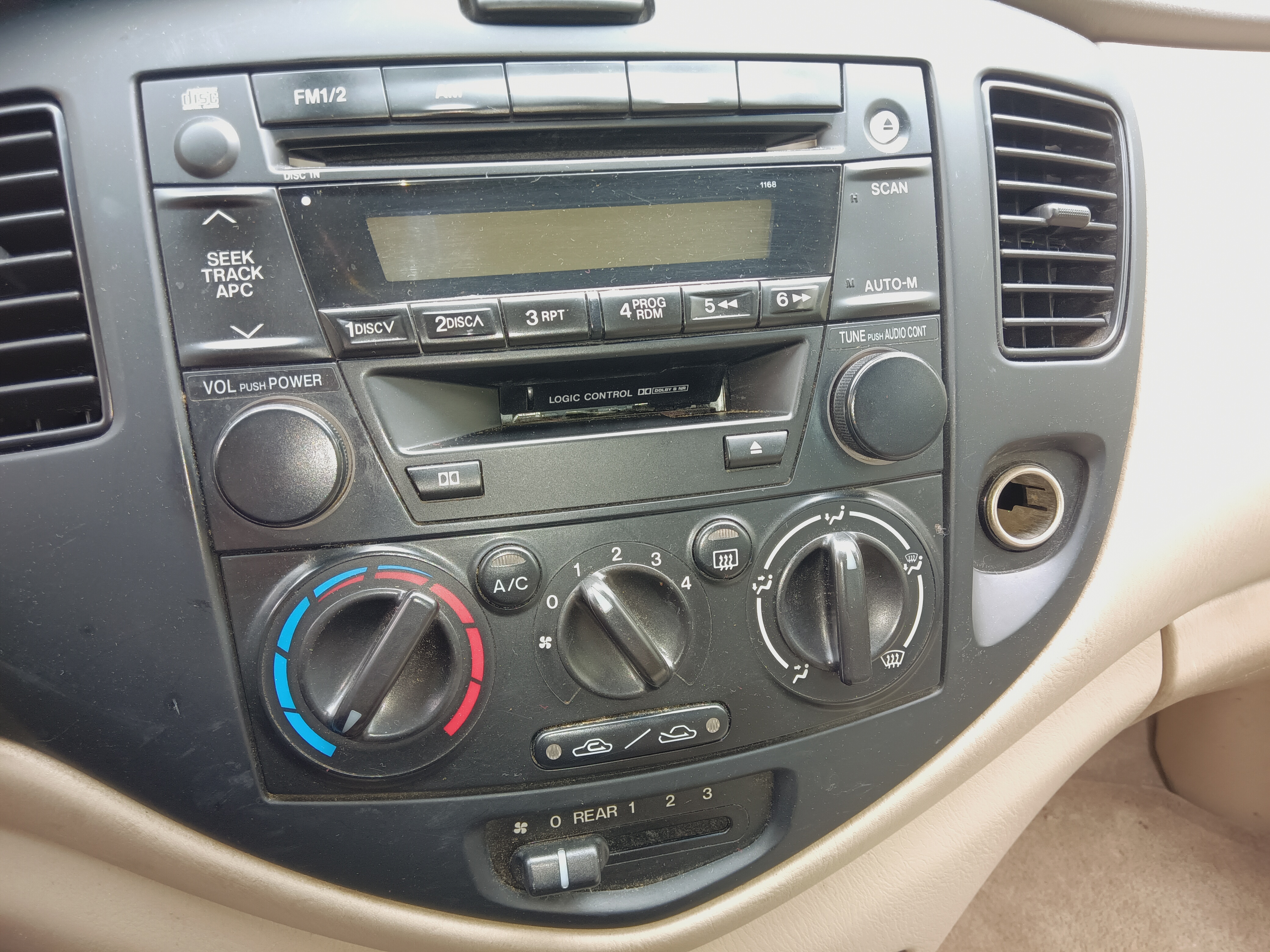 Used 2002 MAZDA MPV ES FWD image 8