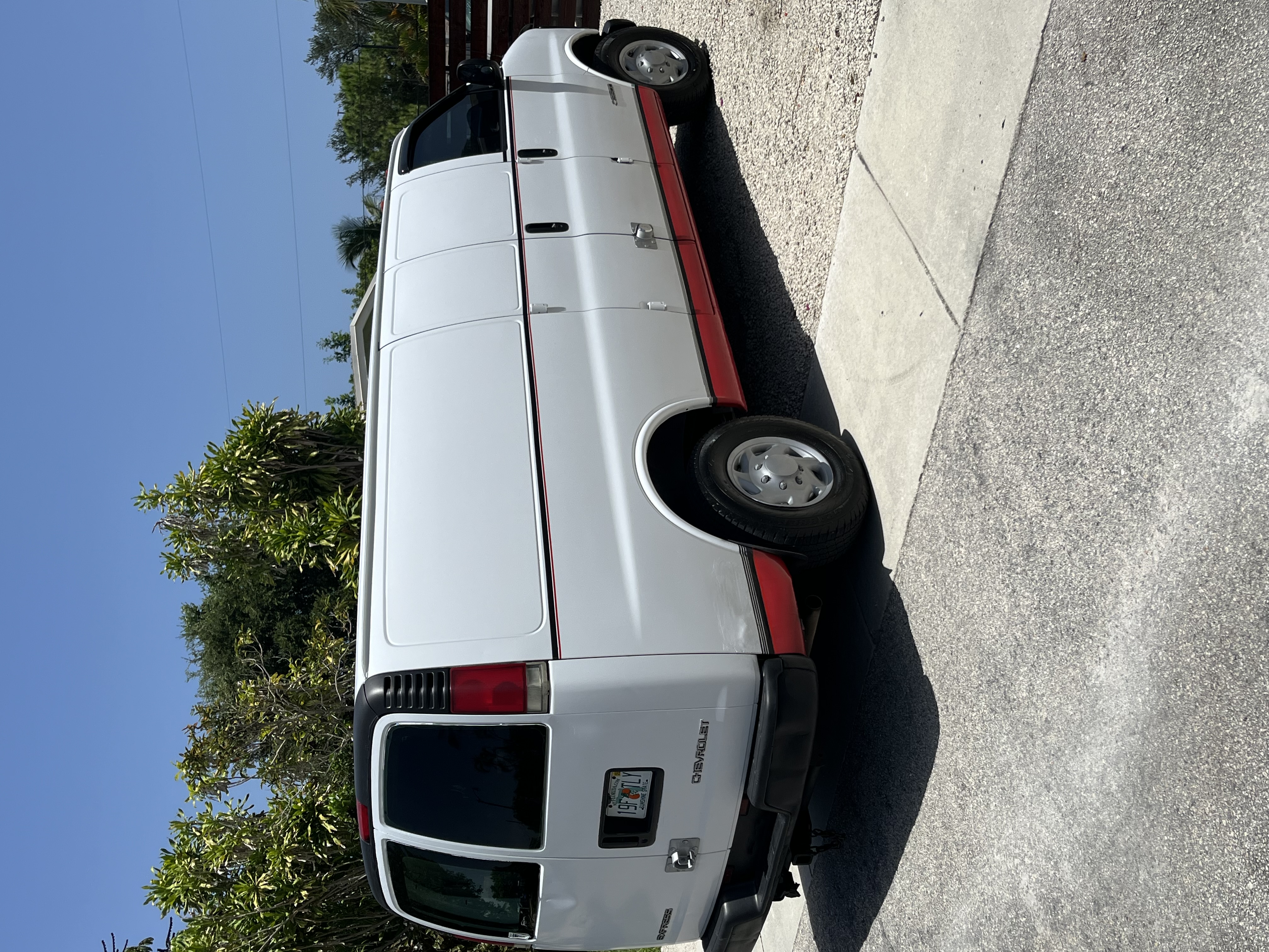 Used 1999 Chevrolet Express 3500 Extended RWD image 2