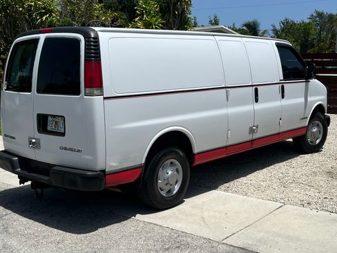Used 1999 Chevrolet Express 3500 Extended RWD image 2