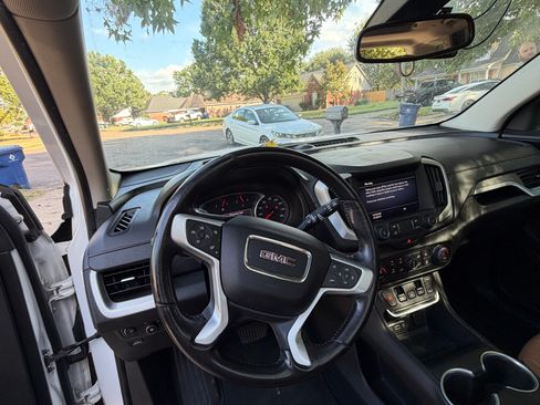 Used 2020 GMC Terrain SLT w/ Preferred Package FWD image 15