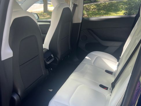 Used 2024 Tesla Model Y Performance image 14