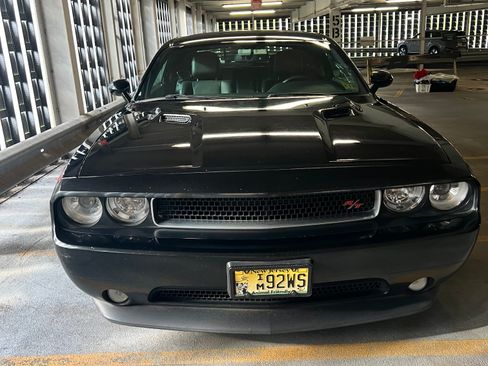 Used 2013 Dodge Challenger R/T RWD image 9