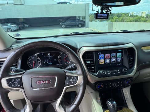 Used 2018 GMC Acadia Denali w/ Technology Package image 11