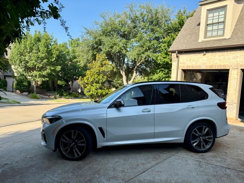 Used 2022 BMW X5 M50i w/ Executive Package image 17