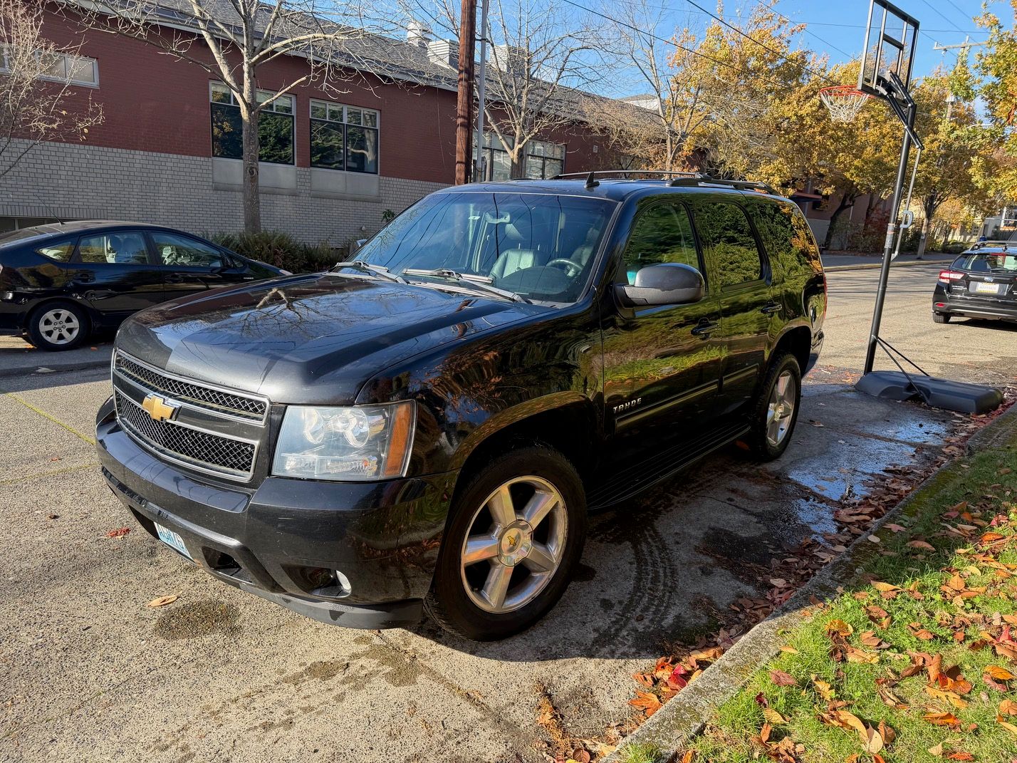 Used 2011 Chevrolet Tahoe LT AWD/4WD image 1