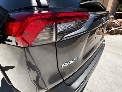 Used 2021 Toyota RAV4 XLE AWD/4WD image 13