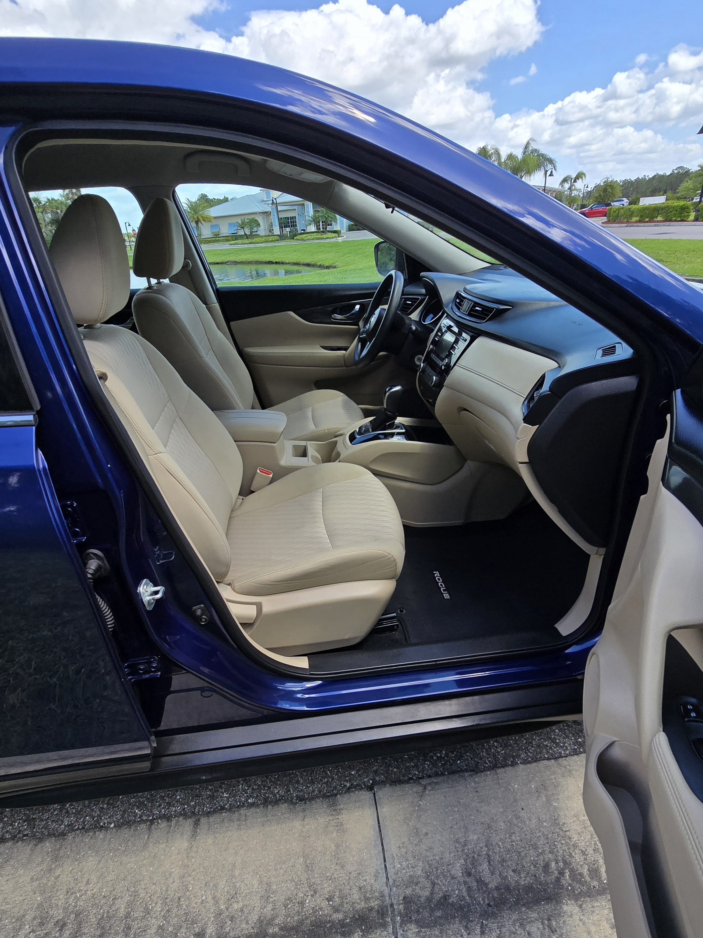 Used 2017 Nissan Rogue S AWD/4WD image 13