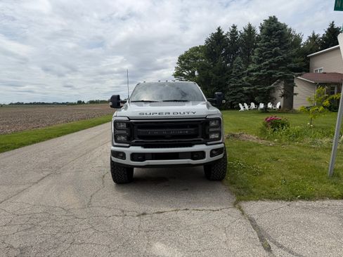 Used 2025 Ford F250 Lariat w/ Lariat Ultimate Package AWD/4WD image 4