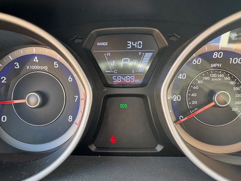 Used 2015 Hyundai Elantra SE w/ Option Group 02 image 9