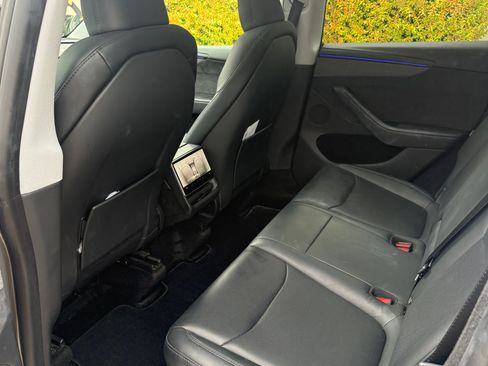 Used 2026 Tesla Model Y Long Range RWD image 14