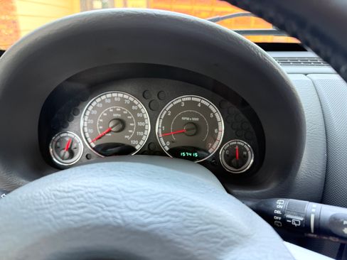 Used 2005 Jeep Liberty Limited AWD/4WD image 13