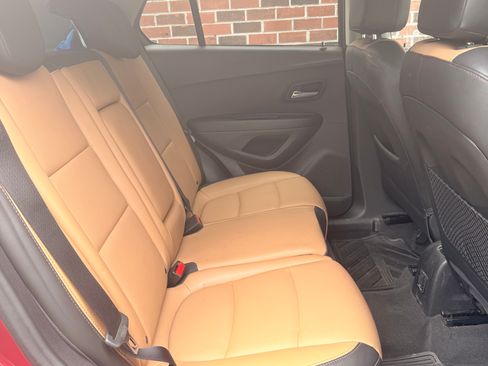 Used 2018 Chevrolet Trax Premier w/ LPO, Protection Package AWD/4WD image 4