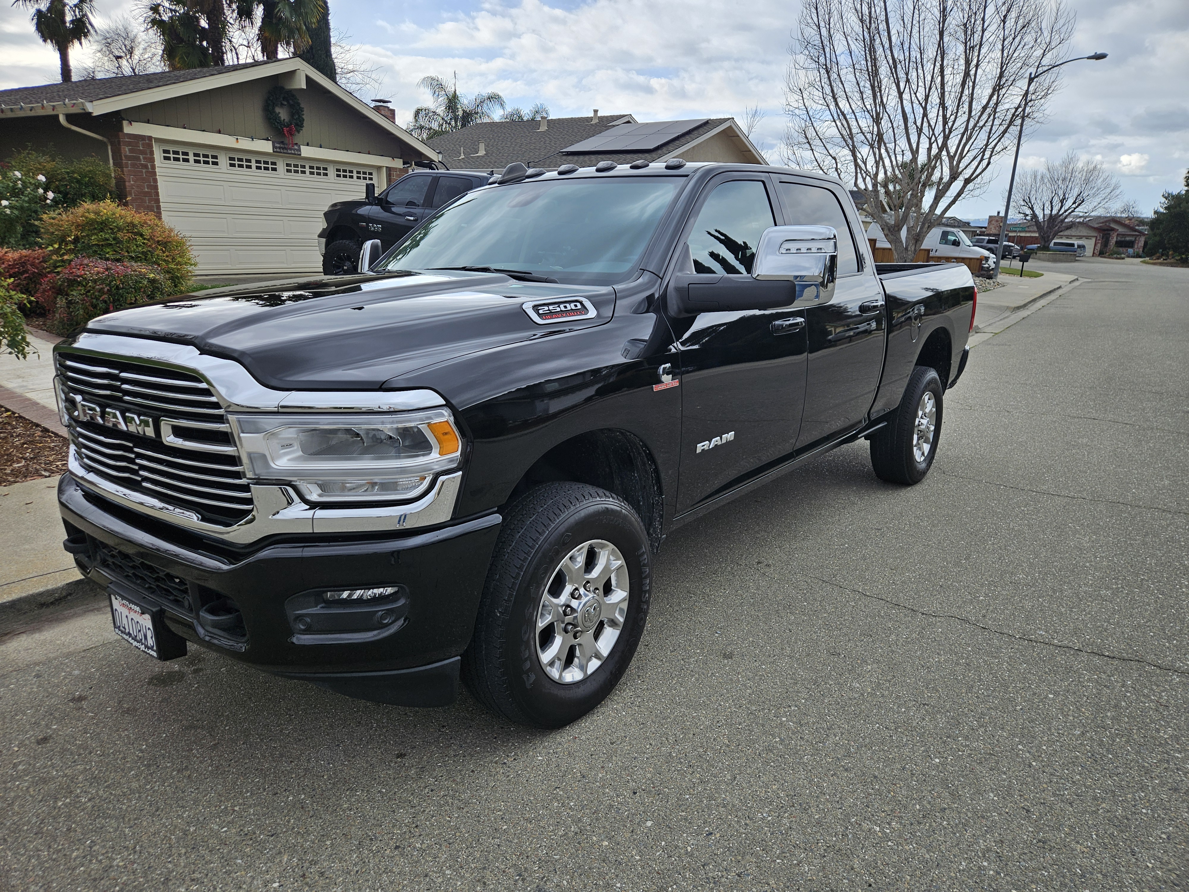 Used 2023 RAM 2500 Laramie AWD/4WD image 1
