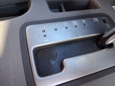 Used 2014 Nissan Frontier SV RWD image 6