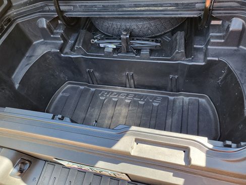 Used 2021 Honda Ridgeline Sport image 9