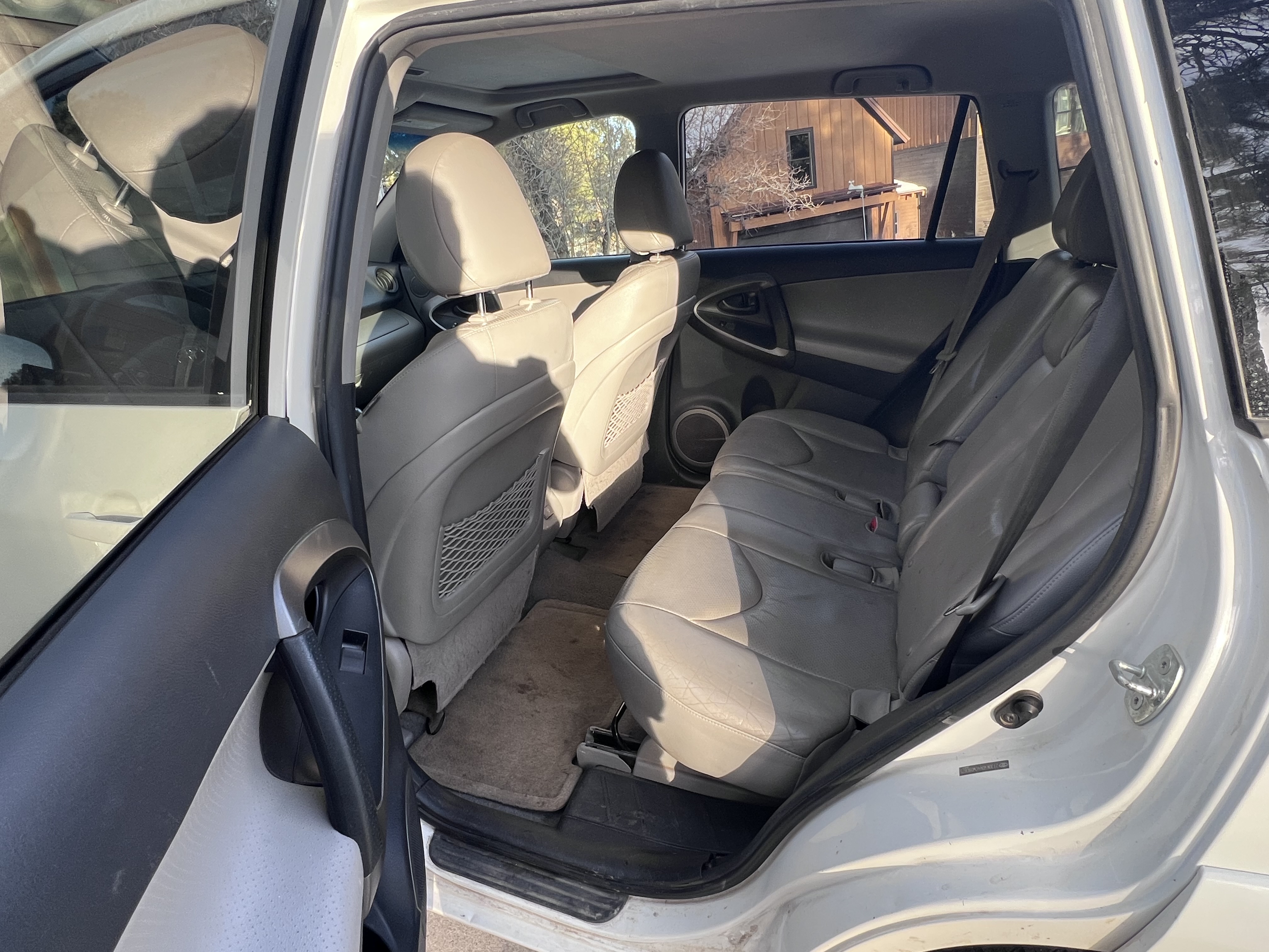 Used 2012 Toyota RAV4 Limited w/ Navigation Value Pkg AWD/4WD image 12