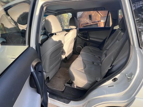 Used 2012 Toyota RAV4 Limited w/ Navigation Value Pkg image 12