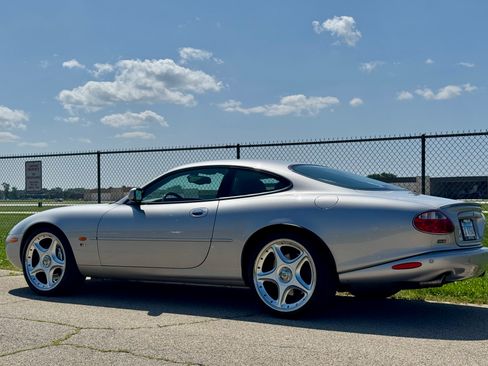 Used 2003 Jaguar XK8 Coupe RWD image 4